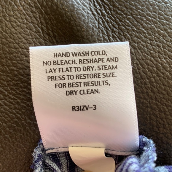 EILEEN FISHER Organic Linen Navy Striped Top - Picture 15 of 15